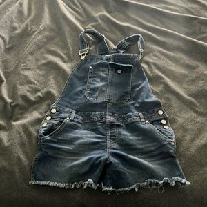 Short overalls